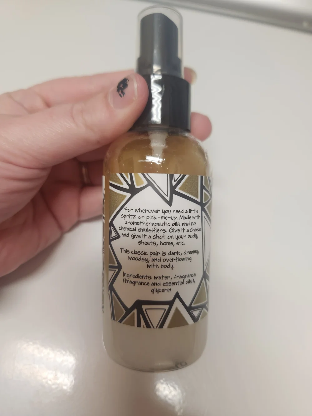 Frankincense & Myrrh Aromatherapy Body & Room Mist — Beige